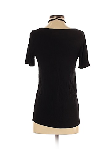 Charlotte Russe Short Sleeve T-Shirt (view 2)