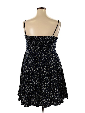 Old Navy Casual Dress (view 2)