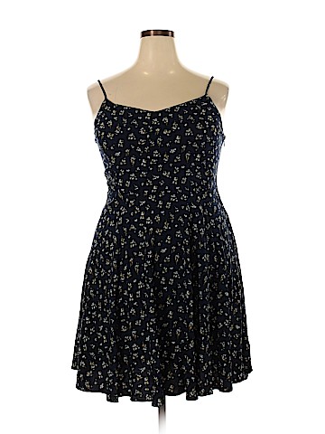 Old Navy Casual Dress (view 1)