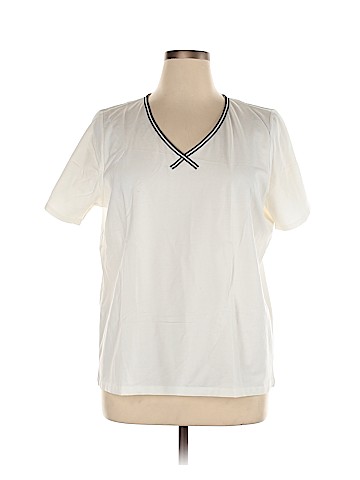 Liz Claiborne Short Sleeve T-Shirt (view 1)