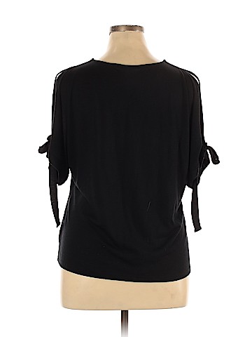 Ava & Viv Short Sleeve Top (view 2)