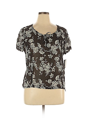 Studio by Liz Claiborne Short Sleeve Blouse (view 1)