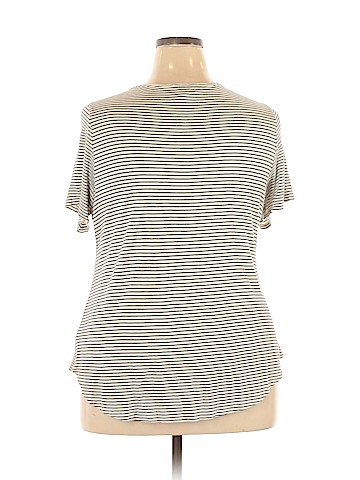 Old Navy Short Sleeve T-Shirt (view 2)