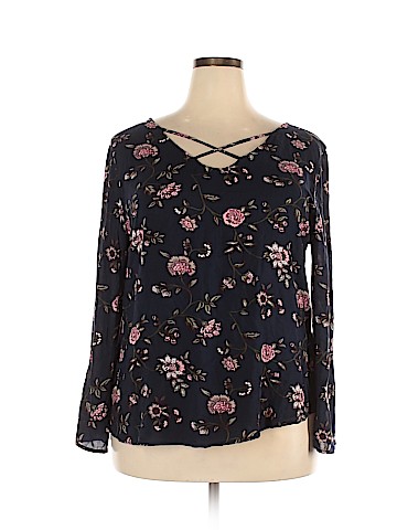 No Boundaries Long Sleeve Blouse (view 1)