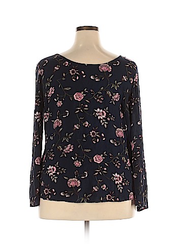 No Boundaries Long Sleeve Blouse (view 2)