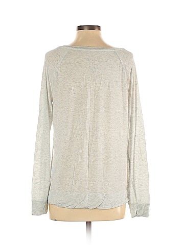 American Eagle Outfitters Long Sleeve T-Shirt (view 2)