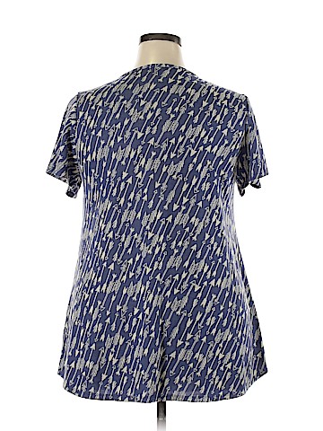 Lularoe Short Sleeve Top (view 2)