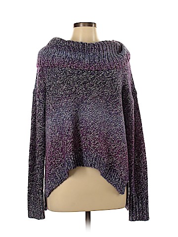 American Eagle Outfitters Pullover Sweater (view 1)