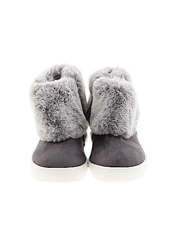 Unr8ed Sneakers (view 2)