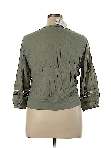 Abercrombie & Fitch 3/4 Sleeve Blouse (view 2)