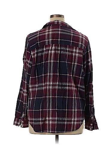 Universal Thread Long Sleeve Button-Down Shirt (view 2)