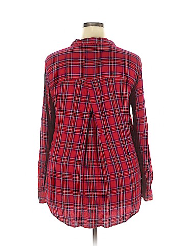 Universal Thread Long Sleeve Button-Down Shirt (view 2)