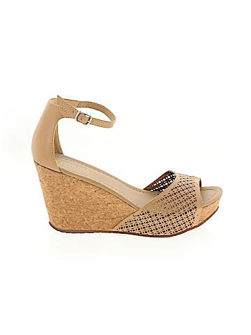 Kenneth Cole REACTION Wedges (view 1)