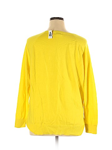 Old Navy Pullover Sweater (view 2)