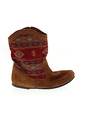 Minnetonka Boots (view 1)