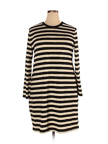 Old Navy Casual Dress (view 1)