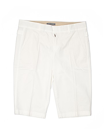 Vince. Khaki Shorts (view 1)