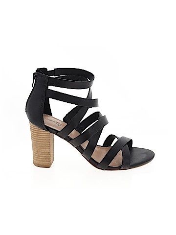 Universal Thread Heels (view 1)