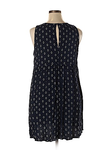 Old Navy Casual Dress (view 2)