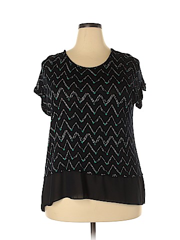 Cato Short Sleeve Top (view 1)