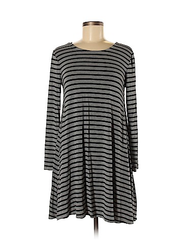 Old Navy Casual Dress (view 1)