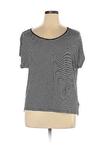 Gap Short Sleeve T-Shirt (view 1)