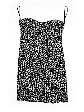 White House Black Market Size 2