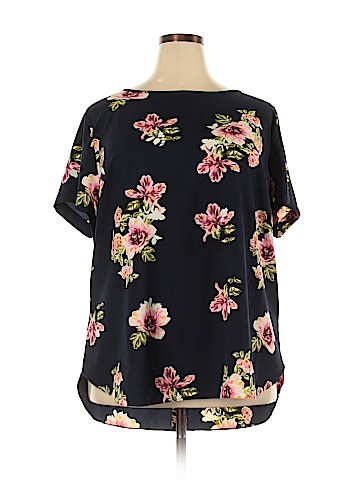 Ava & Viv Short Sleeve Blouse (view 1)