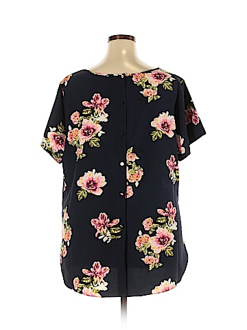 Ava & Viv Short Sleeve Blouse (view 2)