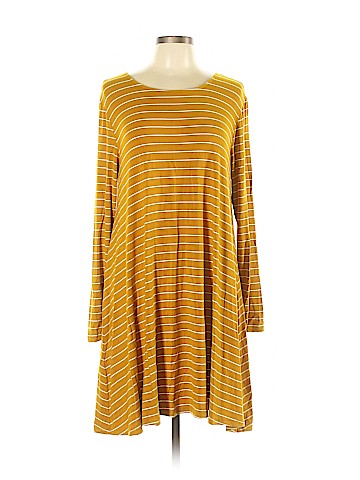 Old Navy Casual Dress (view 1)