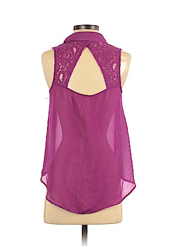 Kirra Sleeveless Button-Down Shirt (view 2)