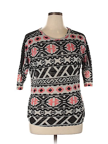 No Boundaries 3/4 Sleeve Top (view 1)