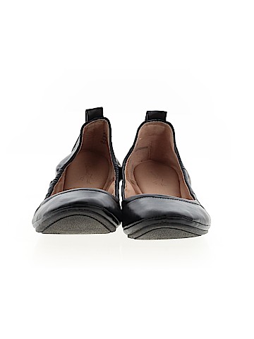 Universal Thread Flats (view 2)