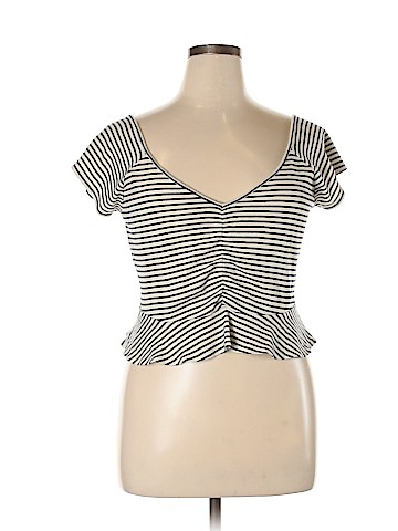 American Eagle Outfitters Short Sleeve Top (view 1)