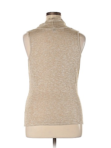 Point Sleeveless Top (view 2)