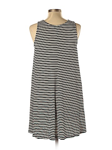Old Navy Casual Dress (view 2)