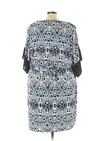 Liz Lange Casual Dress (view 2)