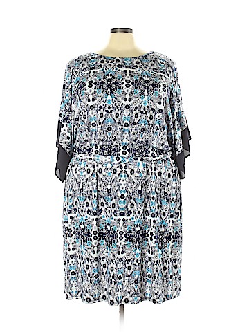 Liz Lange Casual Dress (view 1)