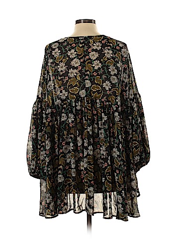 Romeo & Juliet Couture 3/4 Sleeve Blouse (view 2)