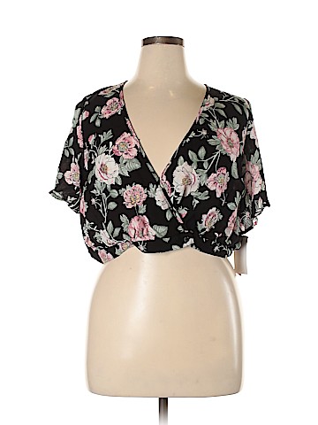 Xhilaration Short Sleeve Blouse (view 1)