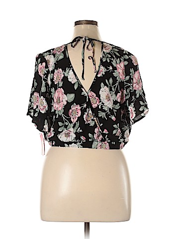 Xhilaration Short Sleeve Blouse (view 2)