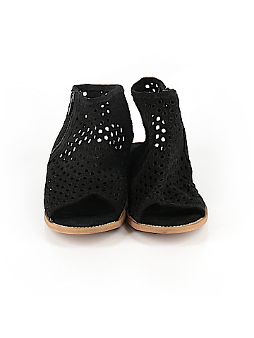 Musse & Cloud Ankle Boots (view 2)