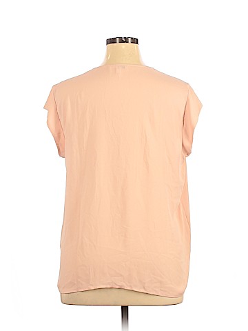 DR2 Sleeveless Blouse (view 2)