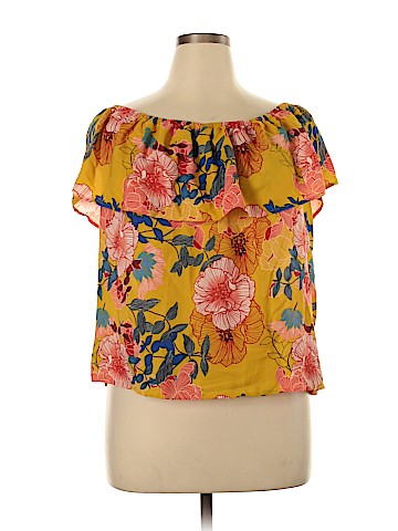 Lily White Short Sleeve Blouse (view 1)