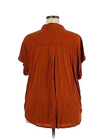 Ava & Viv Short Sleeve Blouse (view 2)