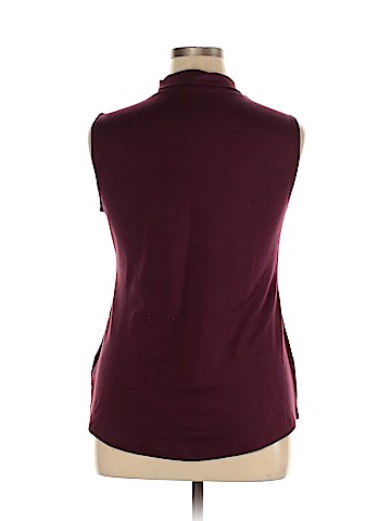 Croft & Barrow Sleeveless Top (view 2)