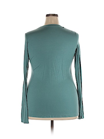 Maurices Long Sleeve T-Shirt (view 2)