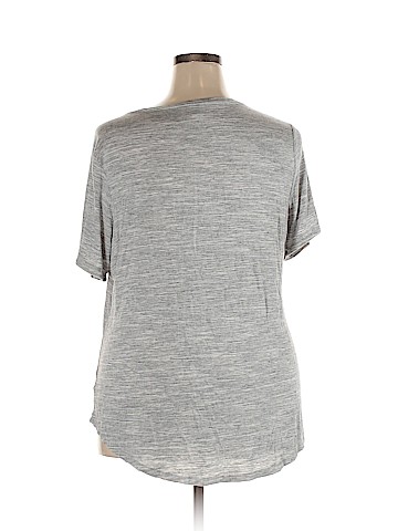 Old Navy Short Sleeve T-Shirt (view 2)