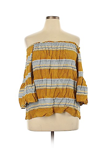 Passport 3/4 Sleeve Blouse (view 1)