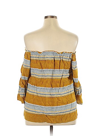 Passport 3/4 Sleeve Blouse (view 2)